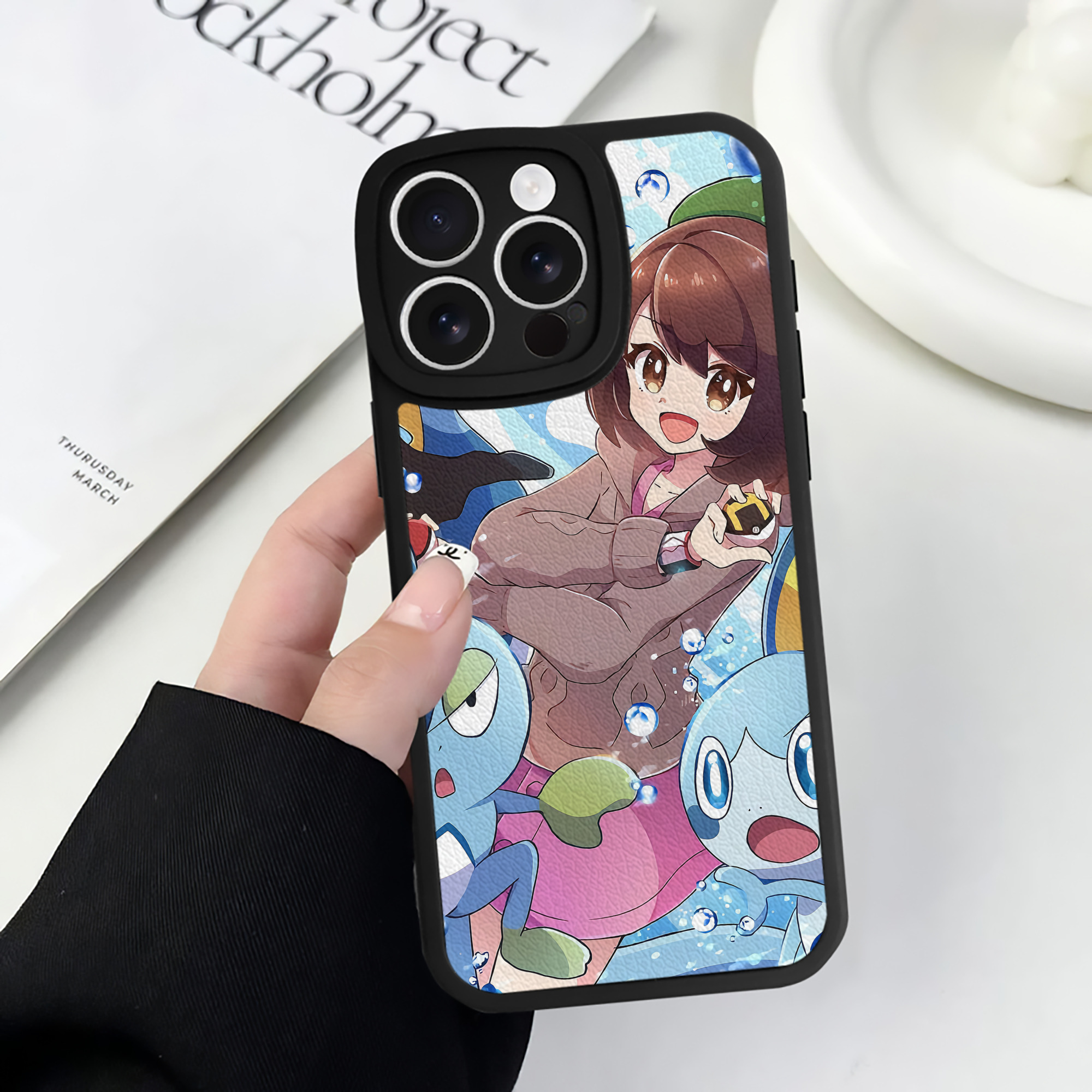 （画像用） ポケットモンスター Pokémon 【iPhone 16シリーズ対応】シリコンスマホケース（レザー調） 材質：シリコン